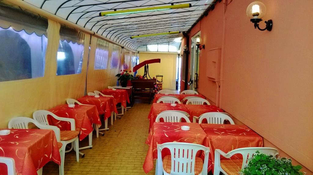 Hotel Due Palme Caorle Exterior foto